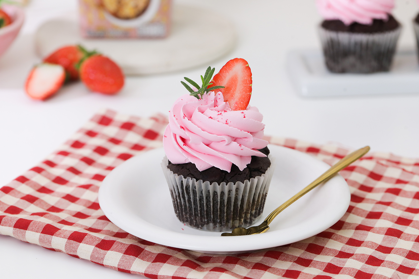 Romance Cupcake - UFC REFRESH COCONUT WATER