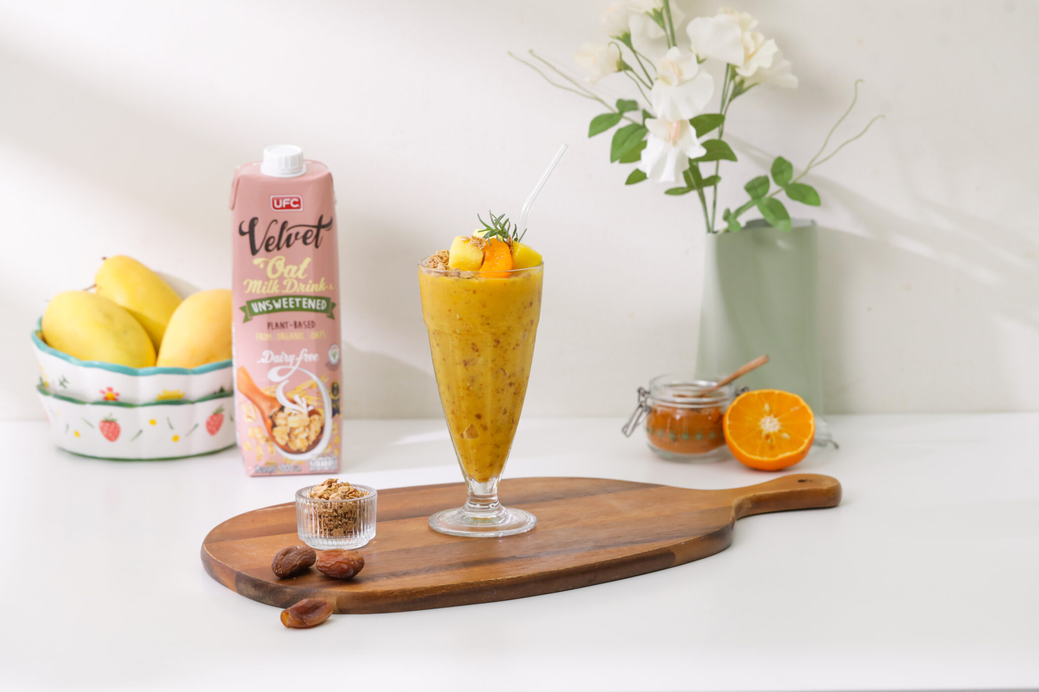 Mango Turmeric Smoothie - UFC REFRESH COCONUT WATER