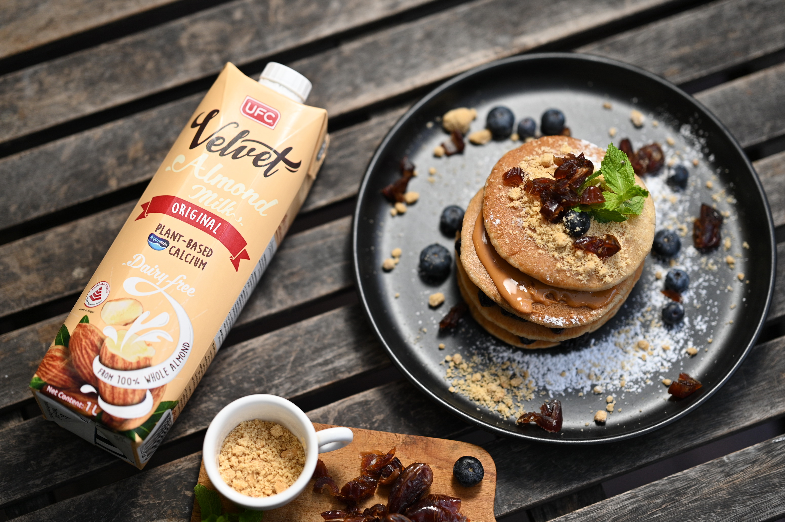 Dates Blueberry Banana Pancake - UFC REFRESH COCONUT WATER