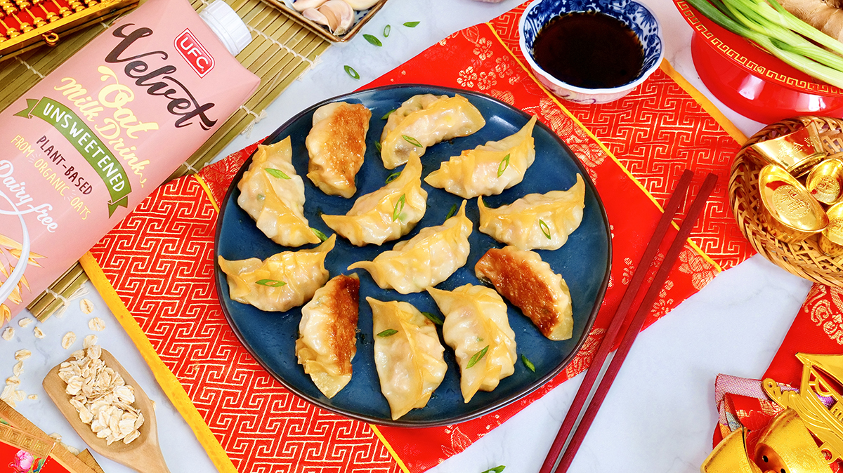 Chinese Dumplings - UFC REFRESH COCONUT WATER