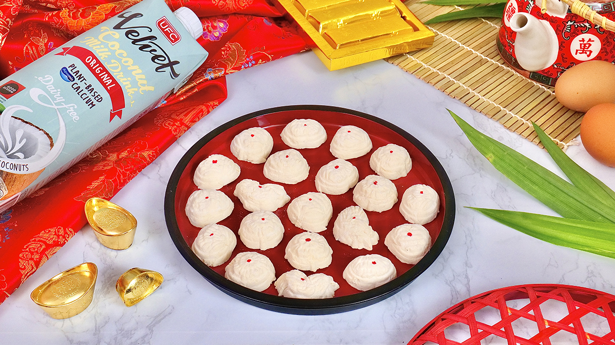 Kuih Bangkit (Tapioca Cookies) - UFC REFRESH COCONUT WATER